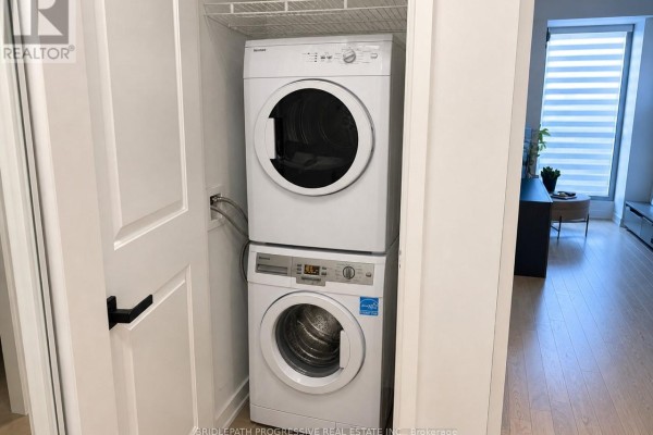 1211 - 9205 Yonge Street, Richmond Hill, ON L4C1V5 Photo 4