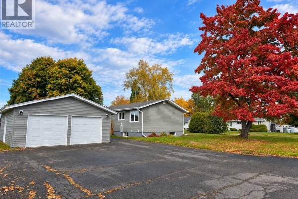 Recreation room - 1211 Whelton, Bathurst, NB E2A3S7 Photo 3