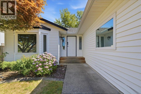 12110 Blossom Street, Maple Ridge, BC V2X9J9 Photo 2