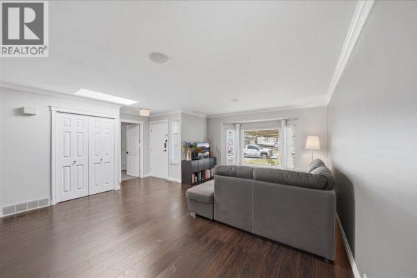 12110 Blossom Street, Maple Ridge, BC V2X9J9 Photo 5