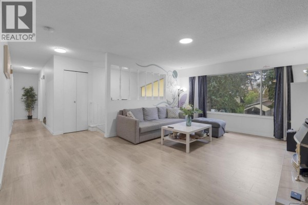 12110 Greenwell Street, Maple Ridge, BC V2X7N1 Photo 3