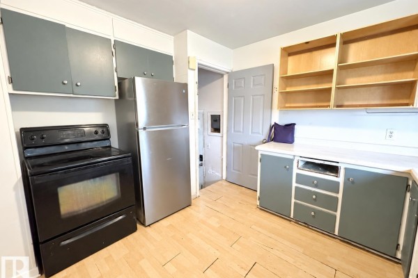 Den - 12113 127 St Nw, Edmonton, AB T5L0Z6 Photo 3
