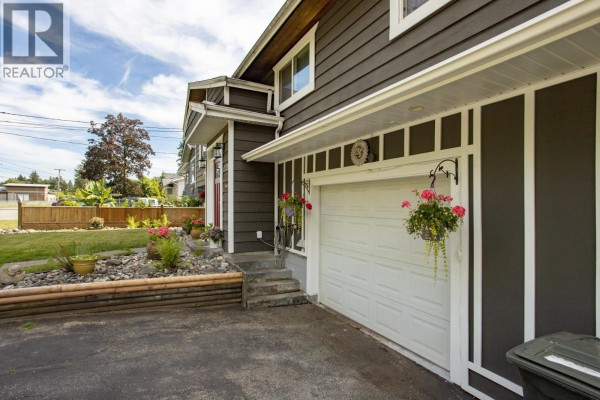 12115 Blakely Road, Pitt Meadows, BC V3Y1J3 Photo 3