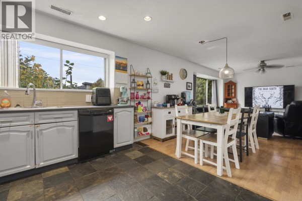 12116 Laity Street, Maple Ridge, BC V2X5A8 Photo 4