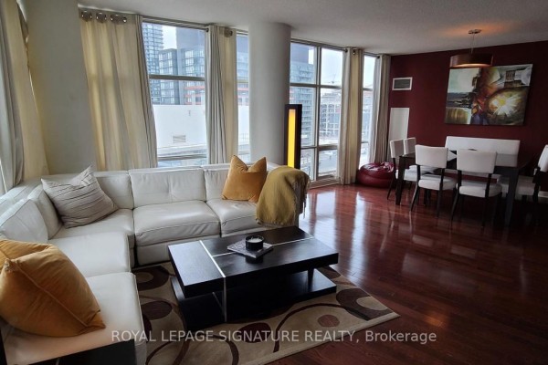 Kitchen - 1212 - 10 Navy Wharf Court, Toronto, ON M5V3V2 Photo 3