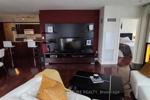 Primary Bedroom - 1212 - 10 Navy Wharf Court, Toronto, ON M5V3V2 Photo 4