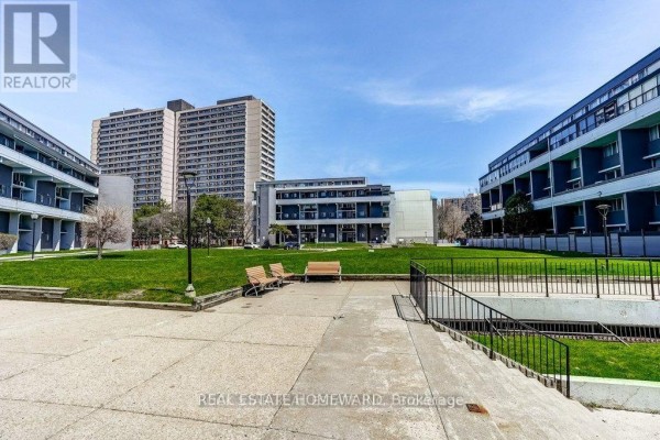 1212 - 10 Sunny Glen Way, Toronto, ON M3C2Z3 Photo 2