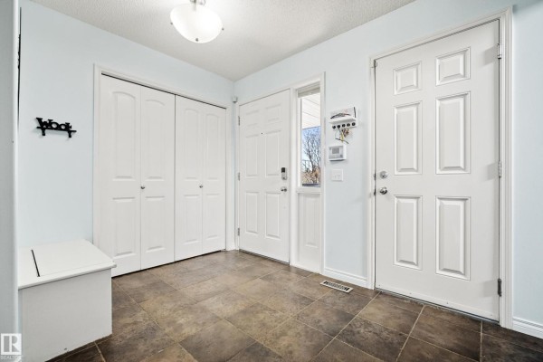Kitchen - 1212 37c Av Nw, Edmonton, AB T6T0E5 Photo 3