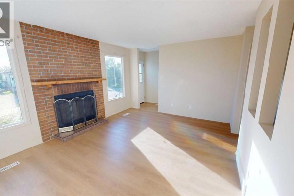 Bedroom - 12124 95a Street, Grande Prairie, AB T8V5C5 Photo 2