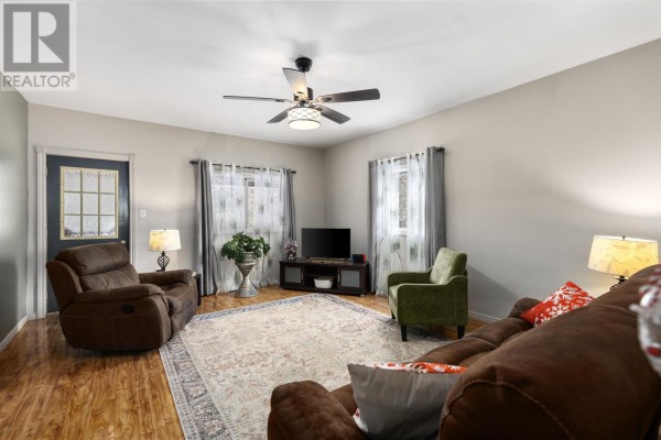 Living room - 12125 Hwy 17, Thessalon, ON P0R1L0 Photo 3