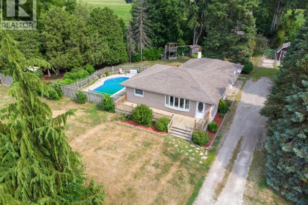 12129 Base Line, Thamesville