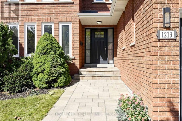 1213 Rosethorne Road, Oakville, ON L6M1H5 Photo 3