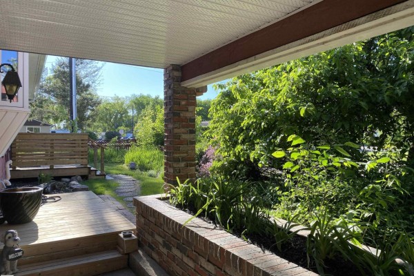 Den - 12137 50 St Nw, Edmonton, AB T5W3C6 Photo 5