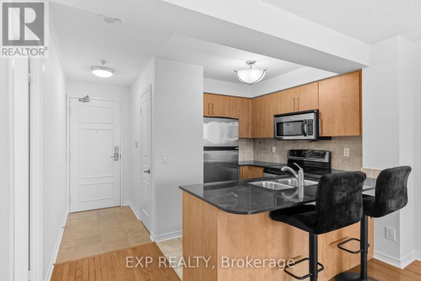 1214 - 350 Red Maple Road, Richmond Hill, ON L4C0T5 Photo 5