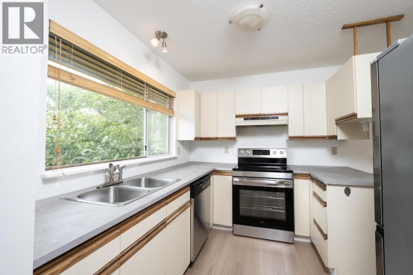 1214 Carole Place, Gibsons, BC V0N1V4 Photo 4