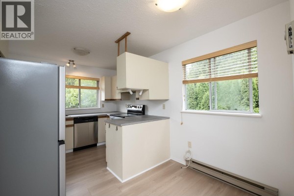 1214 Carole Place, Gibsons, BC V0N1V4 Photo 5