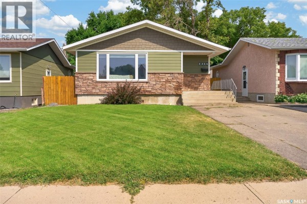 1214 Grandview Street W, Moose Jaw, SK, photo 2
