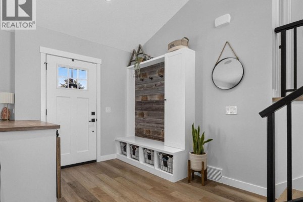 4pc Bathroom - 1215 Lake Twintree Drive Se, Calgary, AB T2J2W9 Photo 5