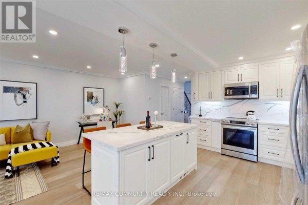 Kitchen - 1216 Charlotte Circle, Pickering, ON L1V3P8 Photo 3
