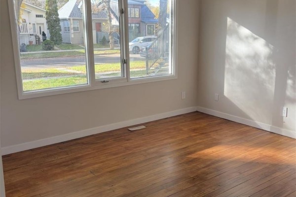 Living room - 1216 K Avenue S, Saskatoon, SK S7M2G7 Photo 3
