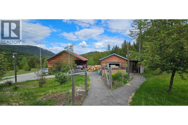 3pc Bathroom - 12165 Highway 3, Greenwood, BC V0H1J0 Photo 3