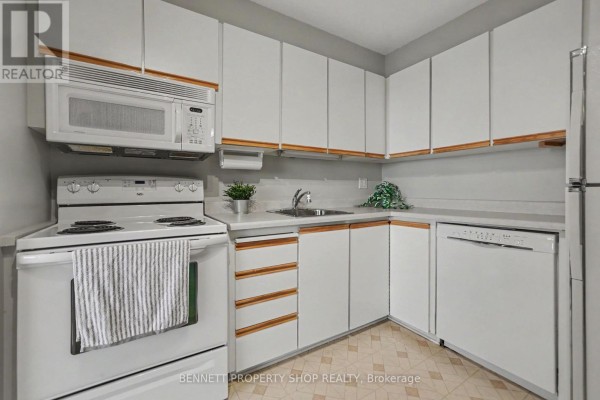 Bedroom 2 - 1217 - 20 Chesterton Drive, Ottawa, ON K2E6Z7 Photo 5