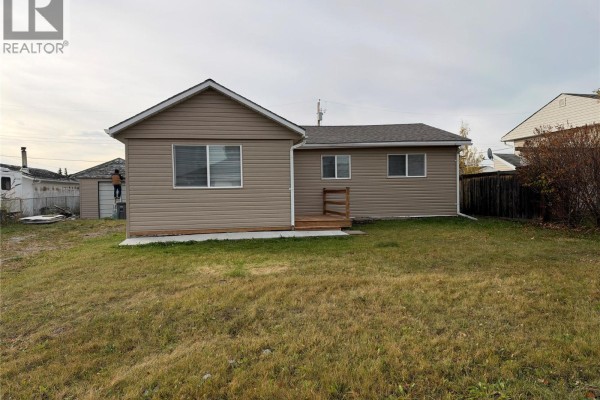 Mud room - 1217 114 Avenue, Dawson Creek, BC V1G3A6 Photo 2