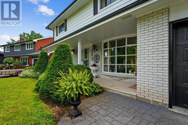 Eating area - 1219 Edmison Drive, Peterborough, ON K9H6V2 Photo 4