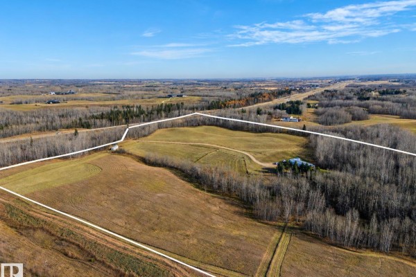 Kitchen - 1219 Hghway 16, Rural Parkland County, AB T7Z1X2 Photo 3