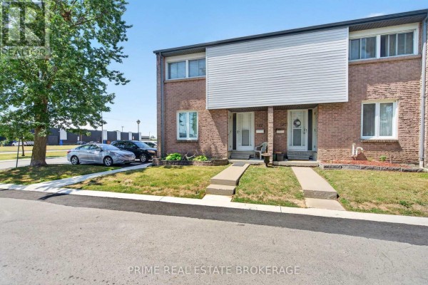 Living room - 122 - 500 Osgoode Drive, London South, ON N6E2G9 Photo 2