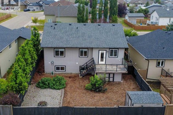 Bedroom - 122 12 Avenue Ne, Sundre, AB T0M1X0 Photo 4