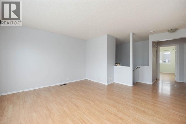 Kitchen - 122 Bird Crescent, Fort Mcmurray, AB T9H4T2 Photo 5