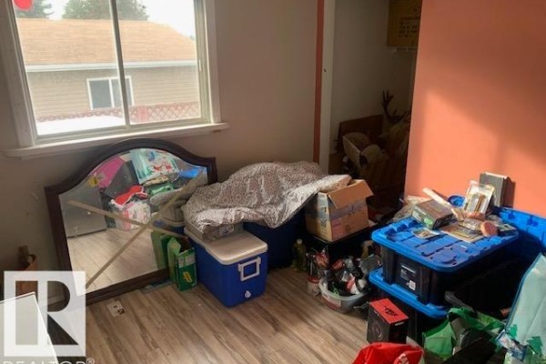 Primary Bedroom - 122 Cameron Cr, Wetaskiwin, AB T9A3H7 Photo 4
