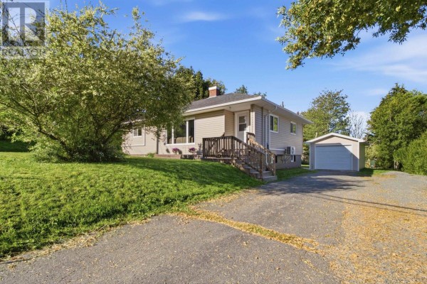 122 Campbell Avenue, Windsor