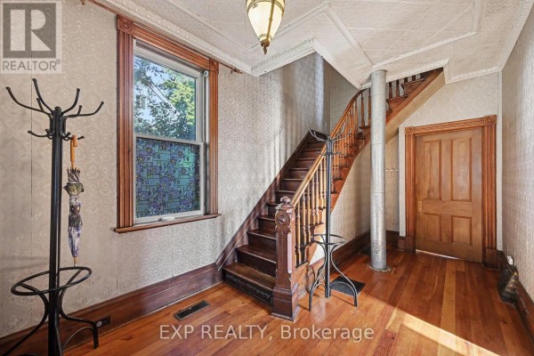 Living room - 122 Clarence Street, Lanark Highlands, ON K0G1K0 Photo 4