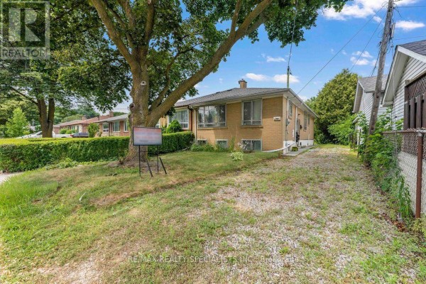 122 Cordella Avenue, Toronto, ON, photo 2