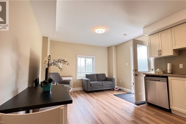 3pc Bathroom - 122 Courtland Avenue E Unit# 1, Kitchener, ON N2H1Y9 Photo 3