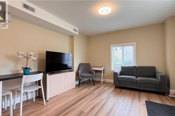 Bedroom - 122 Courtland Avenue E Unit# 1, Kitchener, ON N2H1Y9 Photo 4