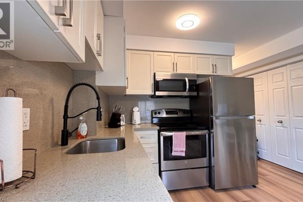 122 Courtland Avenue E Unit# 1, Kitchener, ON N2H1Y9 Photo 5