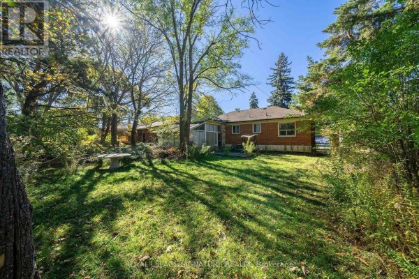 122 Earlton Road, Toronto, ON M1T2R6 Photo 2