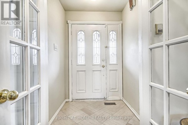 Laundry room - 122 Elvaston Drive, Toronto, ON M4A1N6 Photo 4