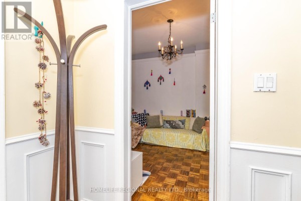 Laundry room - 122 Emerson Avenue, Toronto, ON M6H3T1 Photo 5