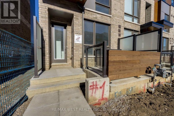 122 Green Gardens Boulevard, Toronto, ON M6A0E5 Photo 2