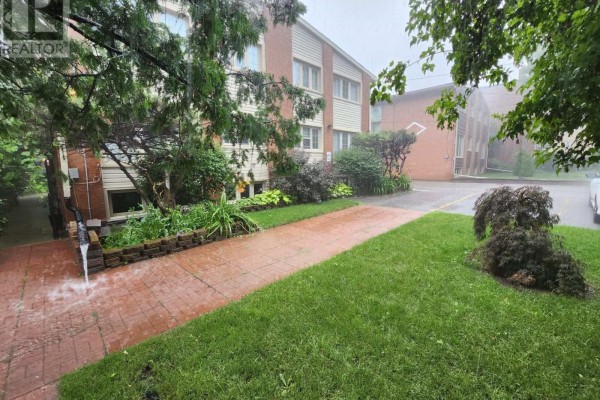 122 Lucas Street, Richmond Hill, ON, photo 2