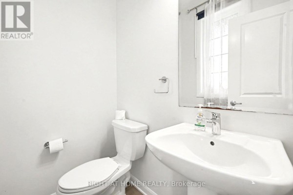 122 Lynn Coulter Street, Ottawa, ON, photo 2