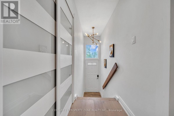 122 Vista Boulevard, Mississauga, ON L5M1V9 Photo 3