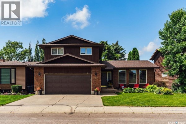 Residential for sale at 122 Wakaw Crescent, Saskatoon, SK - MLS® kUX95O
