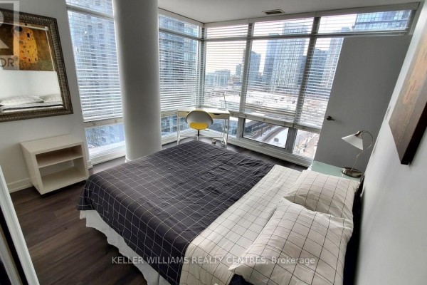 Kitchen - 1220 - 4 K Spadina Avenue E, Toronto, ON M5V3Y9 Photo 3