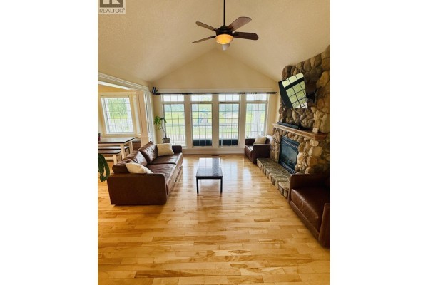 12201 Pacific Avenue, Fort St  John, BC, photo 3