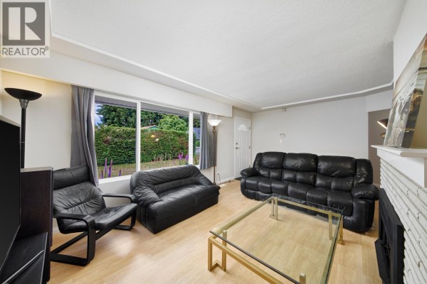 12209 Skillen Street, Maple Ridge, BC V2X4X4 Photo 5